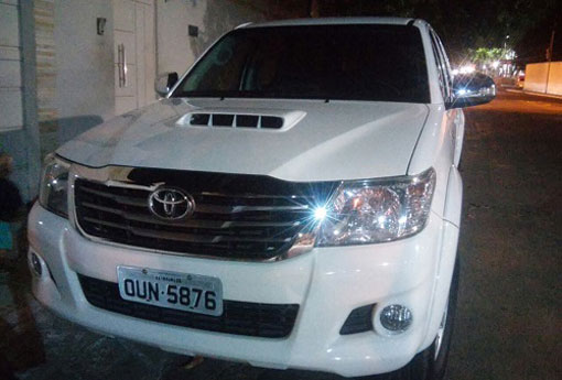 Pick-up de brumadense foi tomada de assalto em Oliveira dos Brejinhos