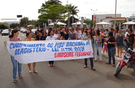 Brumado: Professores da rede municipal estão paralisados