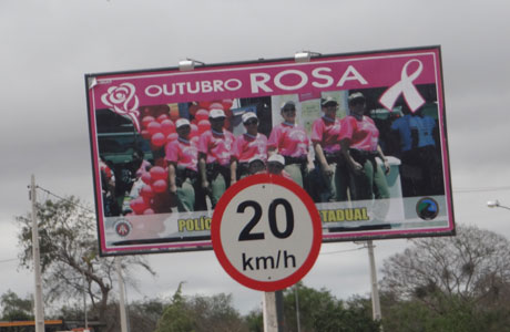 Polícia Rodoviária Estadual na campanha do 'Outubro Rosa'