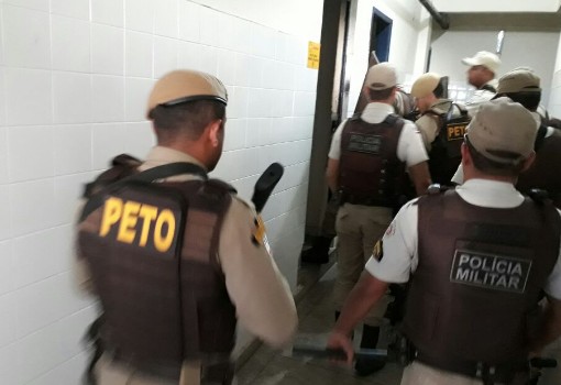 Presos custodiados na Delegacia de Brumado iniciaram motim; situação é acompanhada pela polícia 