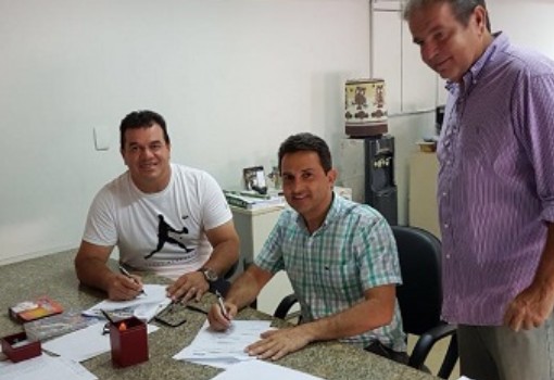 Carnaval: Deputado Marquinho Viana participa da assinatura de convênio entre a prefeitura de Rio de Contas e a BAHIATURSA