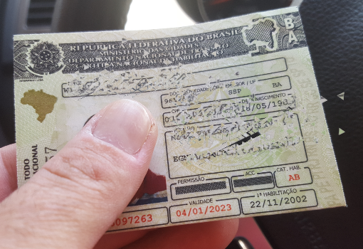 Motoristas terão de fazer curso e prova teórica para renovar a CNH, a partir de junho deste ano