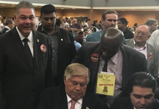 Newton Cardoso lança autobiografia, critica Aécio Neves e quer apoio de Lula para Adalclever