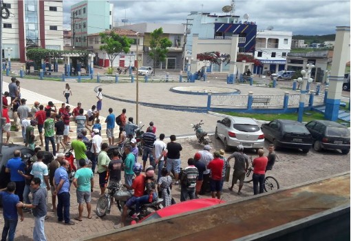 Barra da Estiva: gerente do Banco do Brasil pode estar sendo mantido refém por bandidos