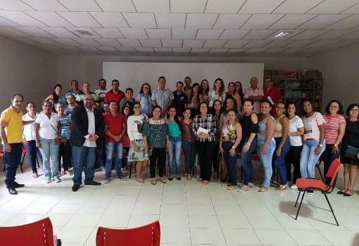 Aracatu: prefeita Lêda Matias realiza reunião com funcionários do Hospital Municipal