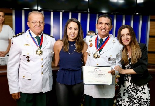 Coronel instala Assembleia Legislativa em Conquista  e entrega comendas a dois oficiais da Polícia Militar