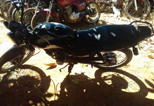 Polícia Militar apreende motocicleta com placa policial e numeração de motor adulterada em Rio do Antônio  