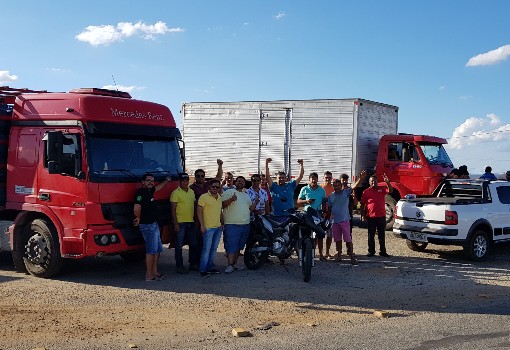 Brumado: motoristas de caminhões protestam contra o aumento no valor do óleo diesel