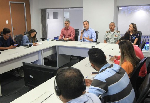 Rui Costa determina medidas para garantir funcionamento de serviços essenciais na Bahia; chegada de combustíveis foi assegurada