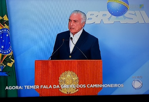 Temer anuncia redução de R$ 0,46 no litro do diesel por 60 dias 
