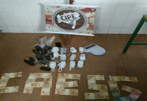 Barra da Estiva: Cipe Sudoeste desarticula casa onde ocorria tráfico de drogas no Bairro Alto México 