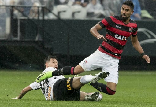 Vitória derruba o Corinthians em pleno Itaquerão por 1 a 0 
