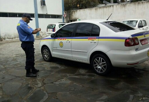 Brumado: SMTT fiscaliza adequações do serviço de táxi ao Decreto Municipal 