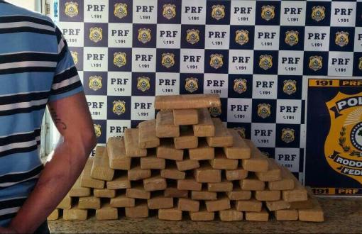 Passageiro de ônibus é preso pela PRF em Vitória da Conquista/BA ao transportar 33 kg de drogas 