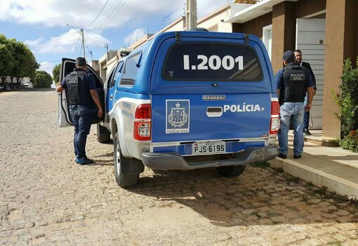 Brumado: mulher é presa durante operação de combate a falsificação de cigarros