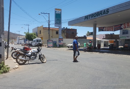 Brumado: vereadora Ilka Abreu cobra construção de lombofaixas em vias de grande movimentação 