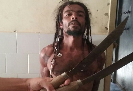 Livramento: homem é detido após tentar matar a esposa usando tesoura de jardinagem