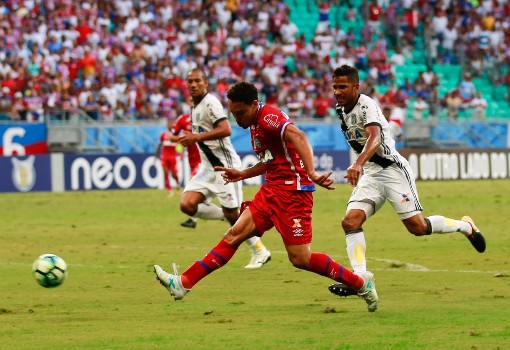 Atacantes brilham e Bahia derrota a Ponte Preta na Fonte Nova 