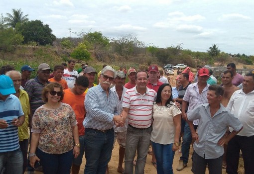 Celebrado acordo entre os prefeitos de Brumado e Ituaçu para a ampliação da passagem molhada de Curralinho