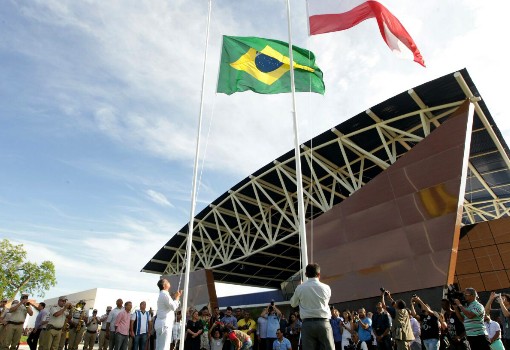 Guanambi: Rui entrega policlínica e anuncia recuperação de via para facilitar acesso