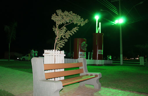 Brumado: Praça Lindolpho Azevedo de Brito é inaugurada