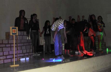 Brumado: Escola apresenta peça 'Um Convite à Rebeldia'