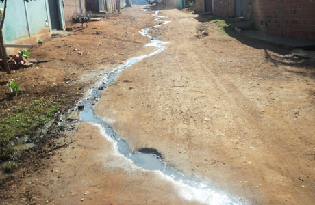 Brumado: Populares realizam serviços de infraestrutura por conta própria