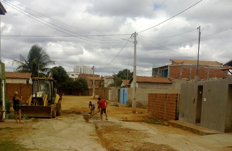 Brumado: Populares realizam serviços de infraestrutura por conta própria