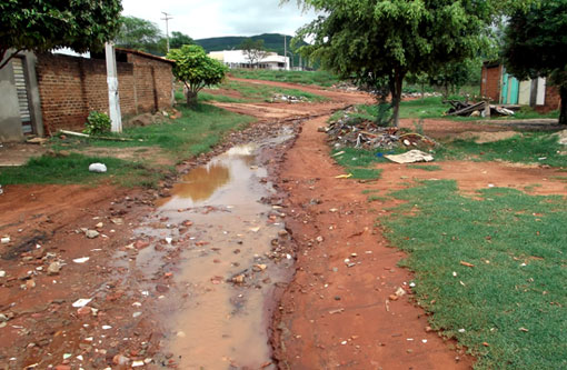 Brumado: Moradores da Rua Padre Cicero solicitam pavimentação