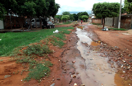 Brumado: Moradores da Rua Padre Cicero solicitam pavimentação