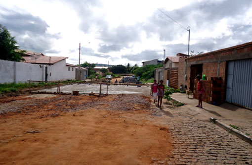 Brumado: Rua Teodoro Silva Leite terá pavimentação concluída através de indicação de Alessandro Lôbo