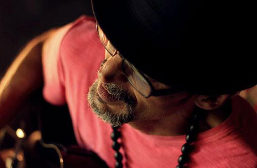 Músico Sérgio Perrucho tocará na praça em Brumado na noite de sábado (14)