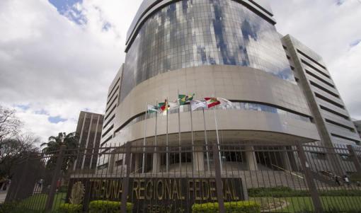 Tem início a sessão de julgamento do ex-presidente Lula no TRF4; assista aqui