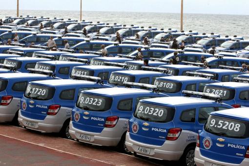 Em Caetité, governador entrega estrada, viaturas e equipamentos para agricultura familiar