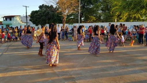 Brumado: Escola Élcio José Trigueiro realiza projeto na praça ‘Brasil: em cada canto um encanto’