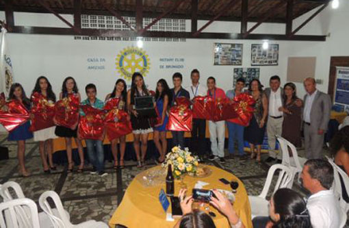 Premiação Aluno Nota 10 é realizada pelo Rotary Club de Brumado com apoio da Secretaria Municipal de Educação