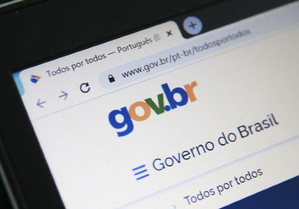 Mais de 900 serviços públicos já são oferecidos de forma digital ao cidadão