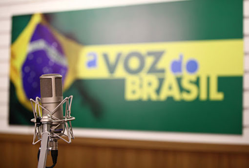 Câmara aprova flexibilização da transmissão da Voz do Brasil entre as 19 horas e 21 horas