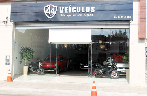 Brumado: Foi inaugurada a A4 Veículos, sua concessionária de carros novos e seminovos multimarcas