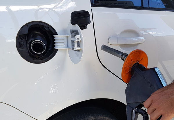 Preço da gasolina será reduzido em 8% e o do diesel em 6% nas refinarias nesta quarta (15)