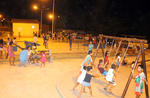 Brumado: Prefeitura inaugura 'Academia de Saúde', entrega ruas pavimentadas e quadra no Bairro Dr. Juracy