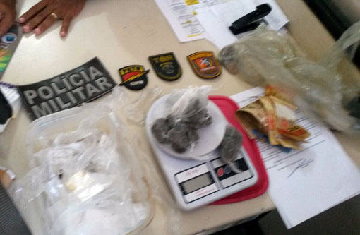 Brumado: Polícia apreende arma, drogas e detém suspeitos durante operação