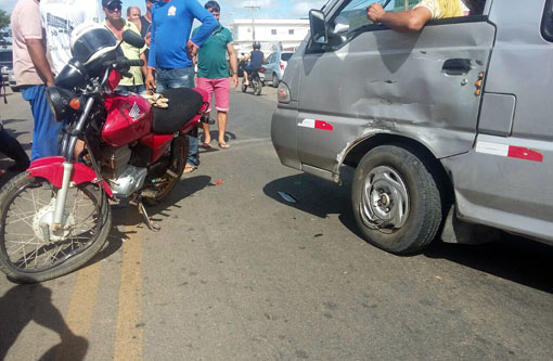 Brumado: acidente na Avenida Centenário deixa motociclista ferido