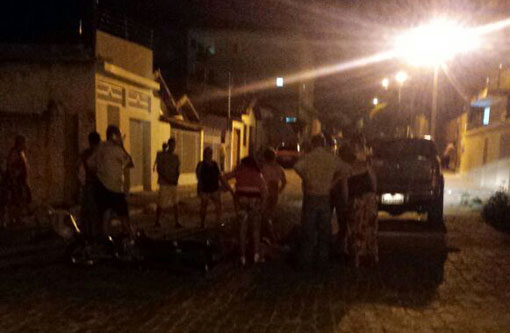 Brumado: Motociclista fica ferida em acidente no Bairro do Tanque