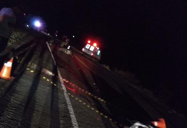 Colisão entre moto e automóvel provoca morte do motociclista na BA-262, entre Brumado e Aracatu