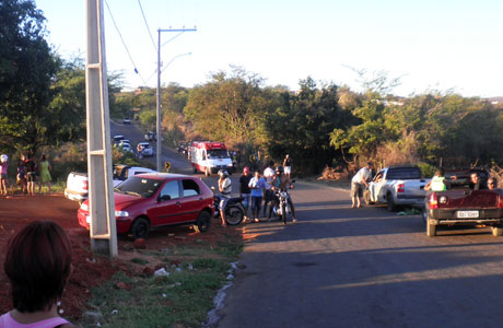 Brumado: Motociclista se distrai e cai em esgoto no esconso