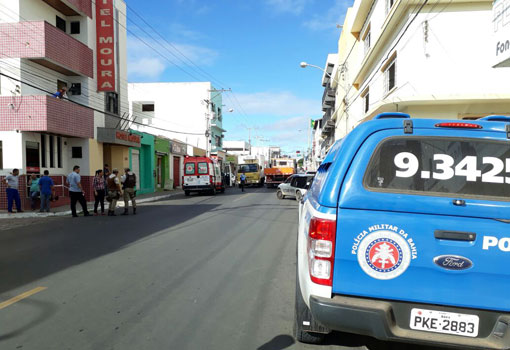 Brumado: moto e automóvel colidem na Avenida Exupério Pinheiro Canguçu