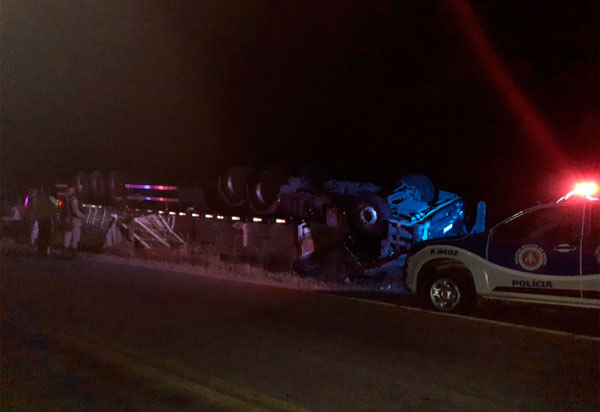 Sudoeste da Bahia: Homem morre após carro capotar na BA-156