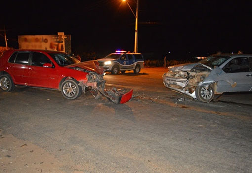 Colisão frontal entre veículos é registrada na BA-148, em Livramento