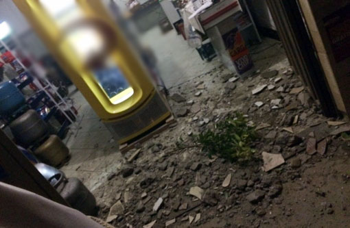 Brumado: Ônibus desgovernado invade mercadinho na Vila Presidente Vargas